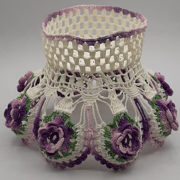 Vintage Handmade Crochet & Starched Floral Basket on a Stand 5 1/2" High - Picture 8 of 9